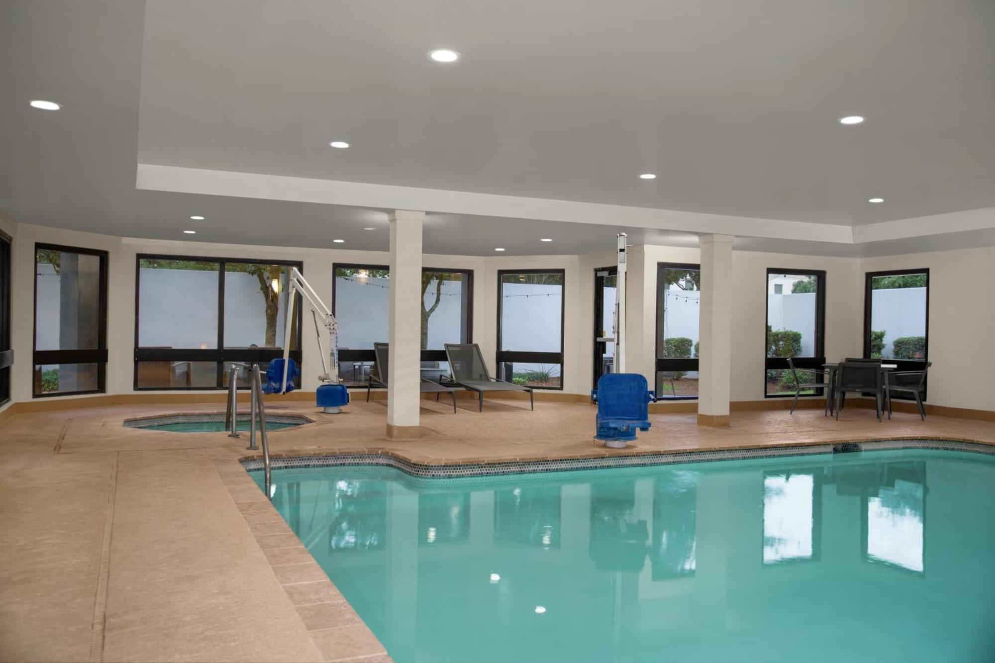 מלון Courtyard Lafayette Airport מראה חיצוני תמונה